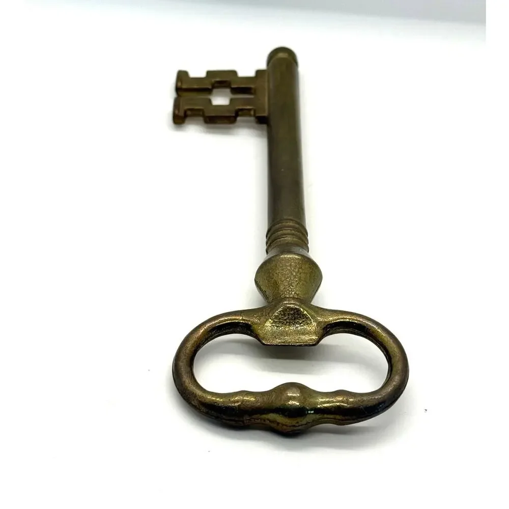 VTG Brass Skeleton Key Huntington W VA Inscribed 7 Inch‎ Souvenir Oversize Decor